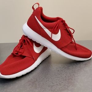 Nike Roshe Run sneakers (red and white)